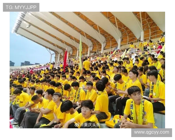 重庆球迷千五齐赴客场呐喊助威铜梁龙冲超决战一触即发